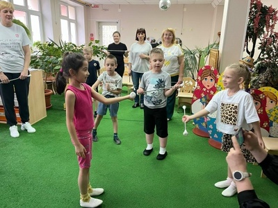 Первые движения в адаптивном твирлинге