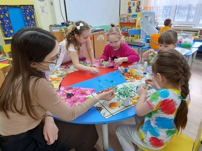 Создание театра со студенткой Я.Ю. Левиной настольного театра