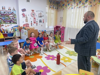 Встреча с заместителем заведующего по АХД  Денисом Владимировичем "Наглядные уроки пожарной безопасности"