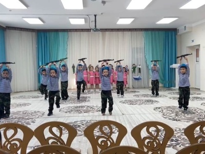 Строй военной песни