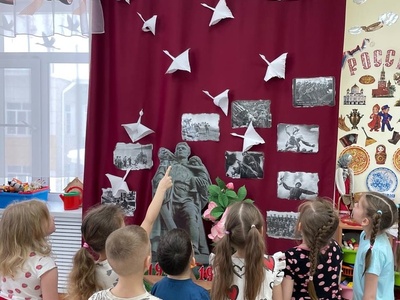 Плакат «Кинолента Победы»